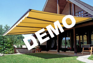 seitliche Aufnahme von herausgelassenen gelben Sonnenstoren