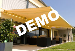 gelbe herausgelassene Sonnenstoren